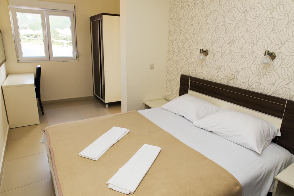 Ponta Apartment Rafailovici Ngoại thất bức ảnh