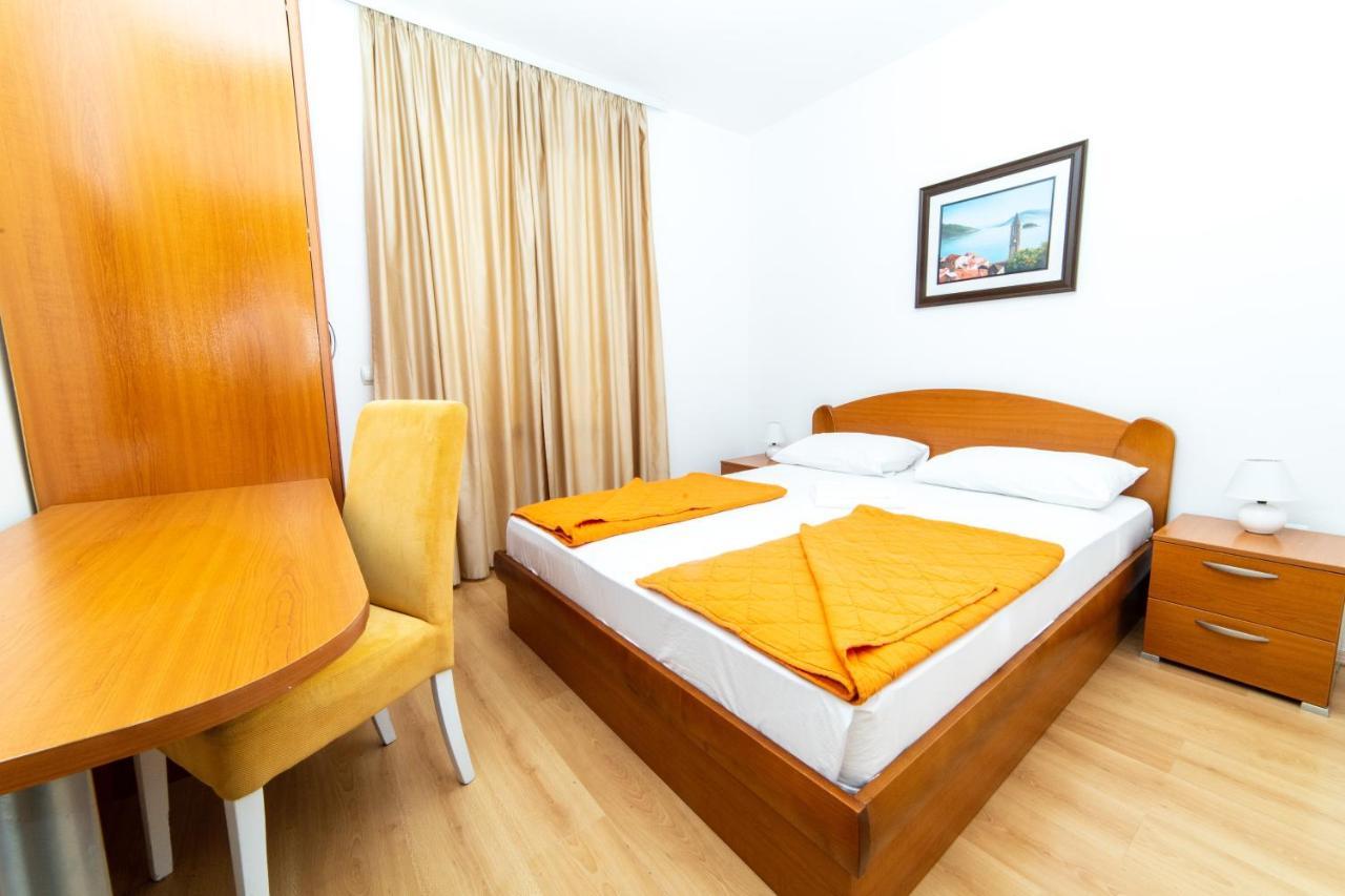 Ponta Apartment Rafailovici Ngoại thất bức ảnh